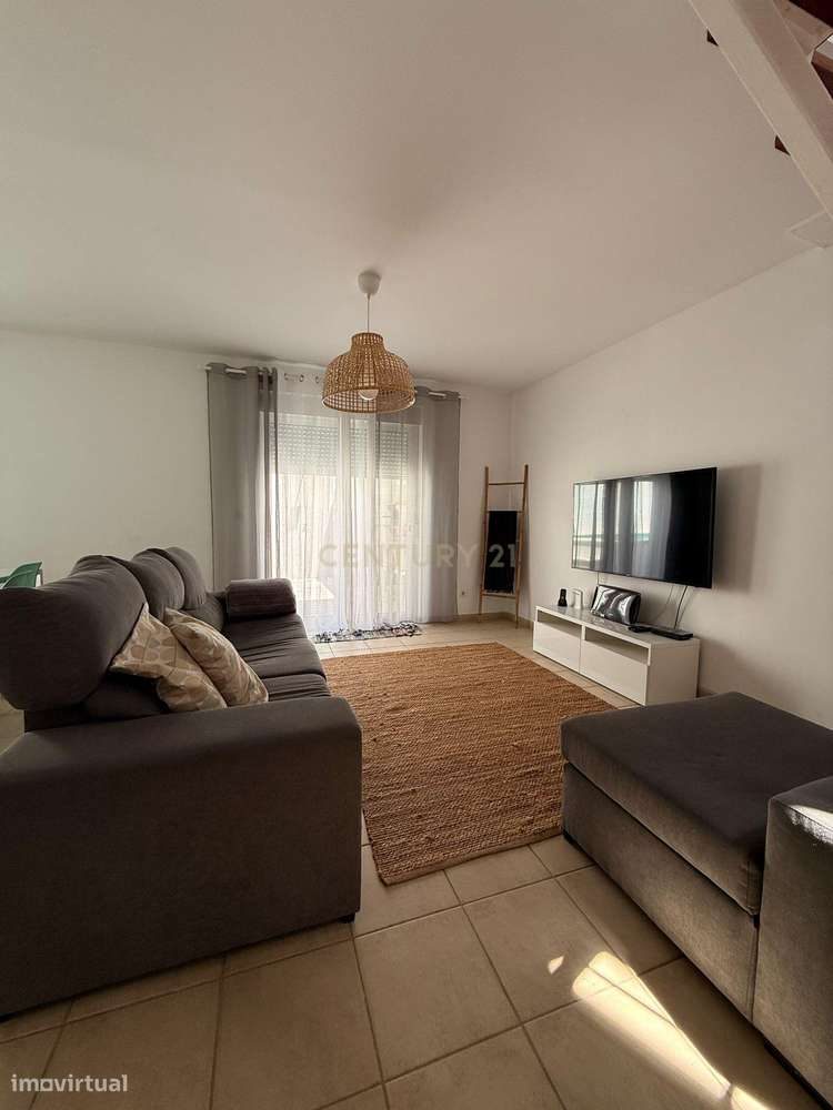 Magnifica T3 com Piscina no Corval-31