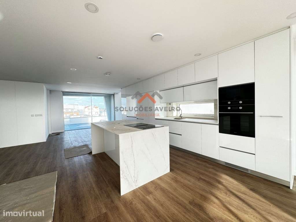 Apartamento T3+1 Duplex - Praia da Costa Nova! - Grande imagem: 2/57