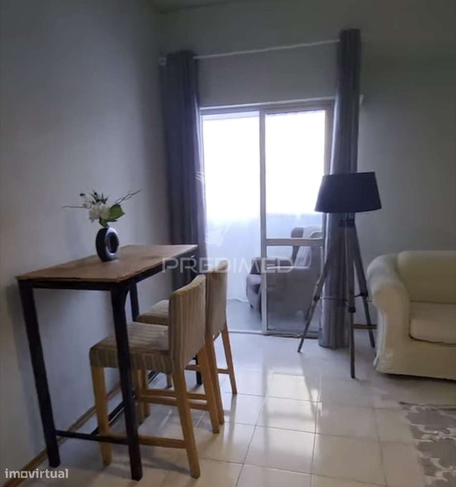 Apartamento T1 com Varanda Fechada junto ao Bonfim – Setúbal-32