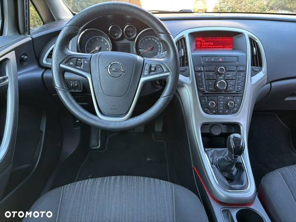 Opel Astra 1.4 Turbo 150 Jahre - 21