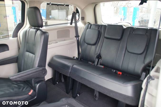 Chrysler Town & Country 3.6 Touring - 9