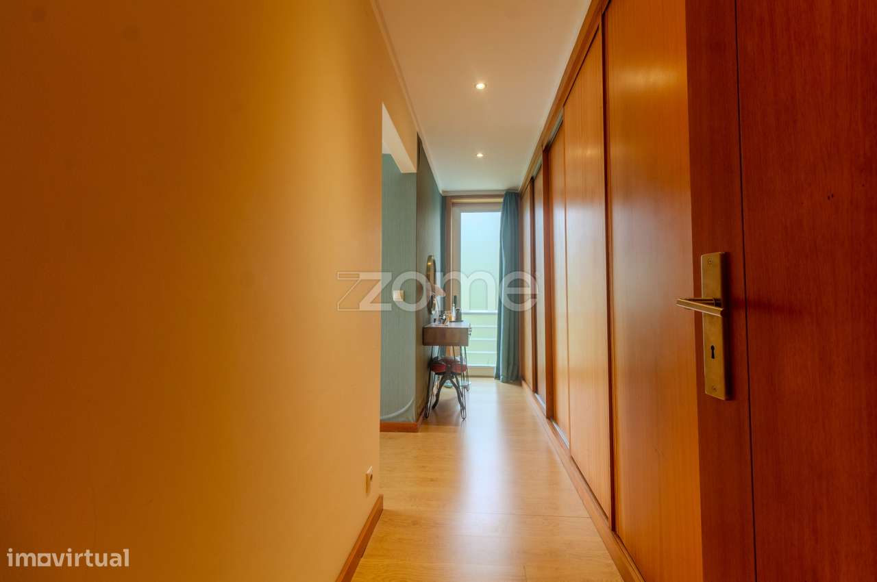 Moradia T3 | 3 Suítes e Piscina com Vista Rio-20