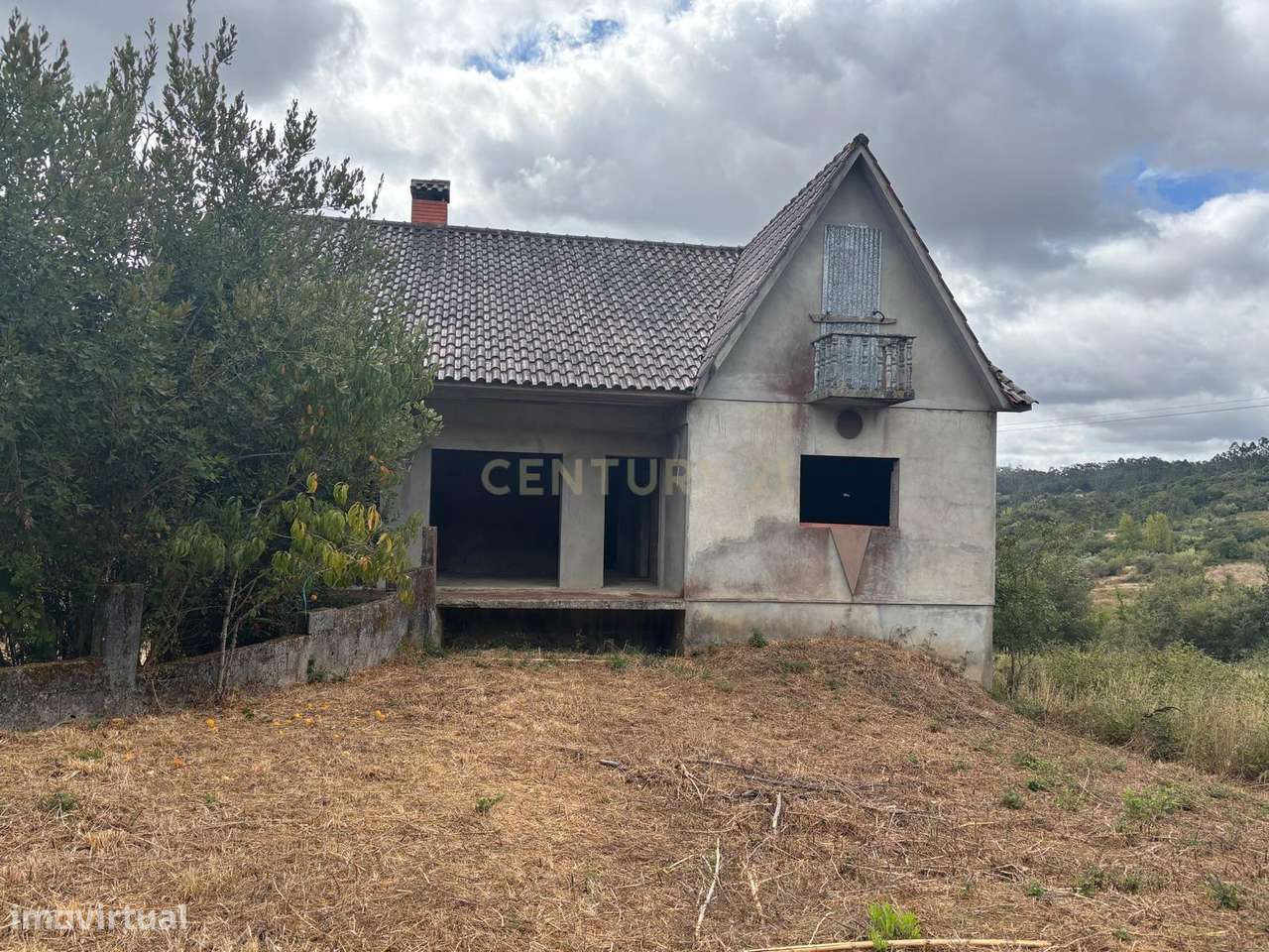 Terreno com moradia T-2 inacabada, em Murzeleira, Pombal  - Ao abrigo - Grande imagem: 2/22
