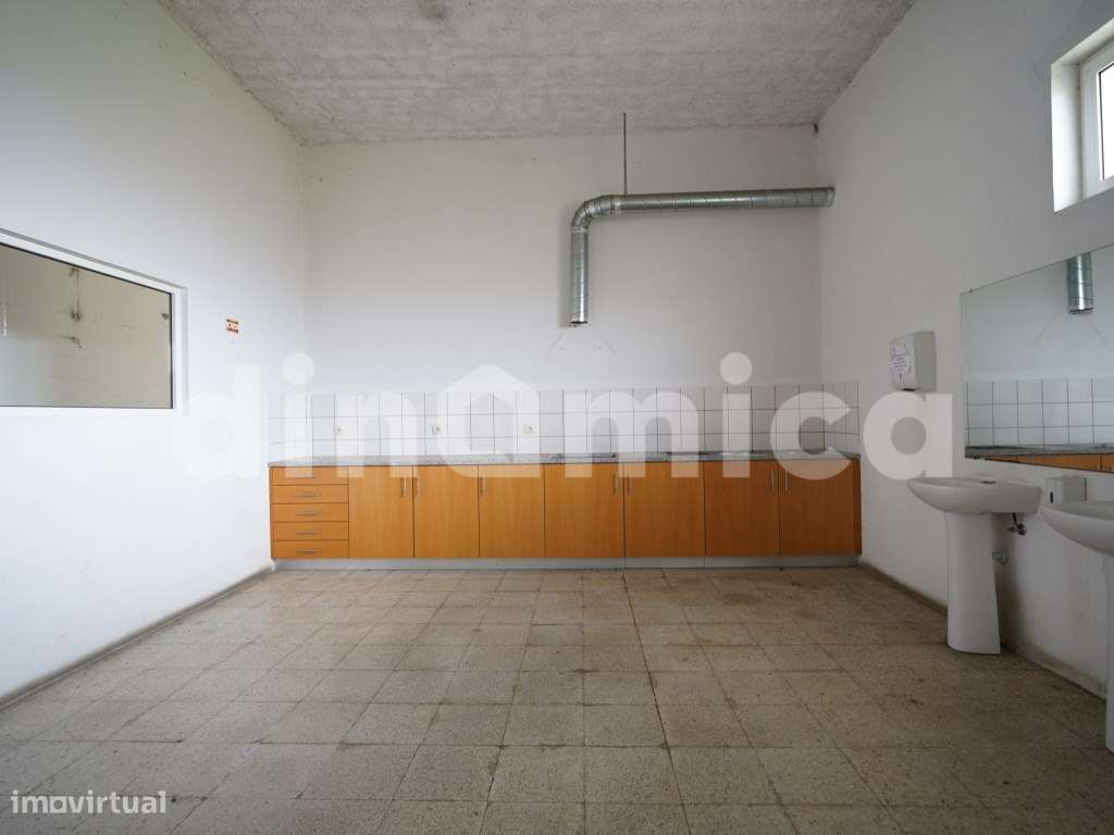 Imóvel Industrial / Serviços-24