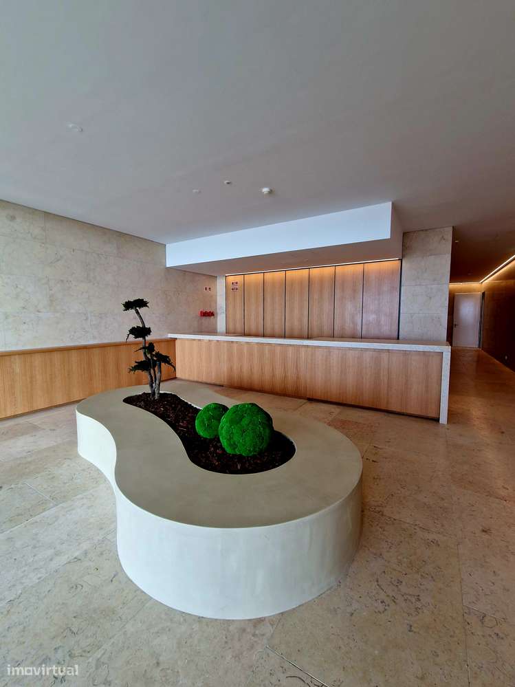 Loja à venda em Sesimbra | 1.ª Linha | Frente-Mar | Praia do Ouro-3