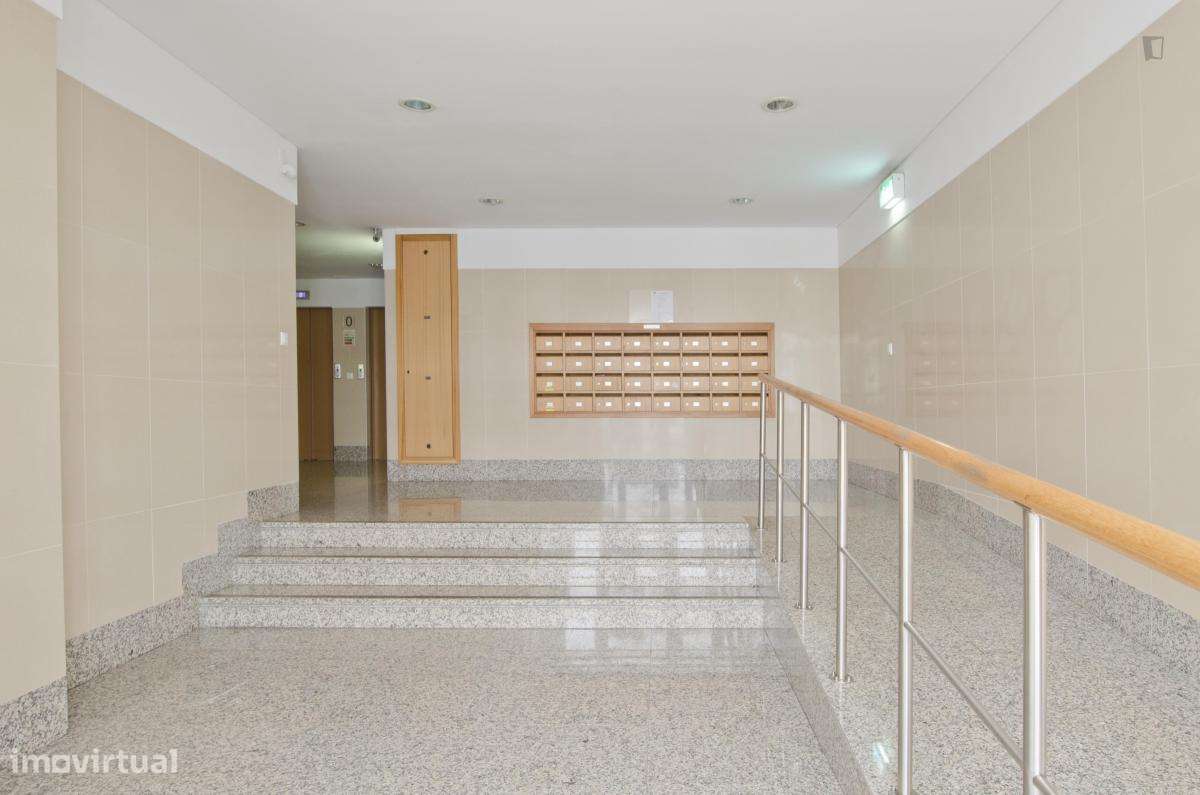 Quarto - localizado em Lumiar Lisbon - Grande imagem: 2/6