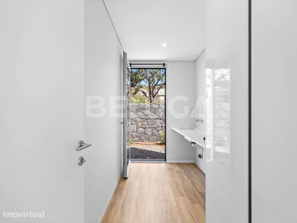 MORADIA T3+1 MINIMALISTA || ESTREITO DA CALHETA-21