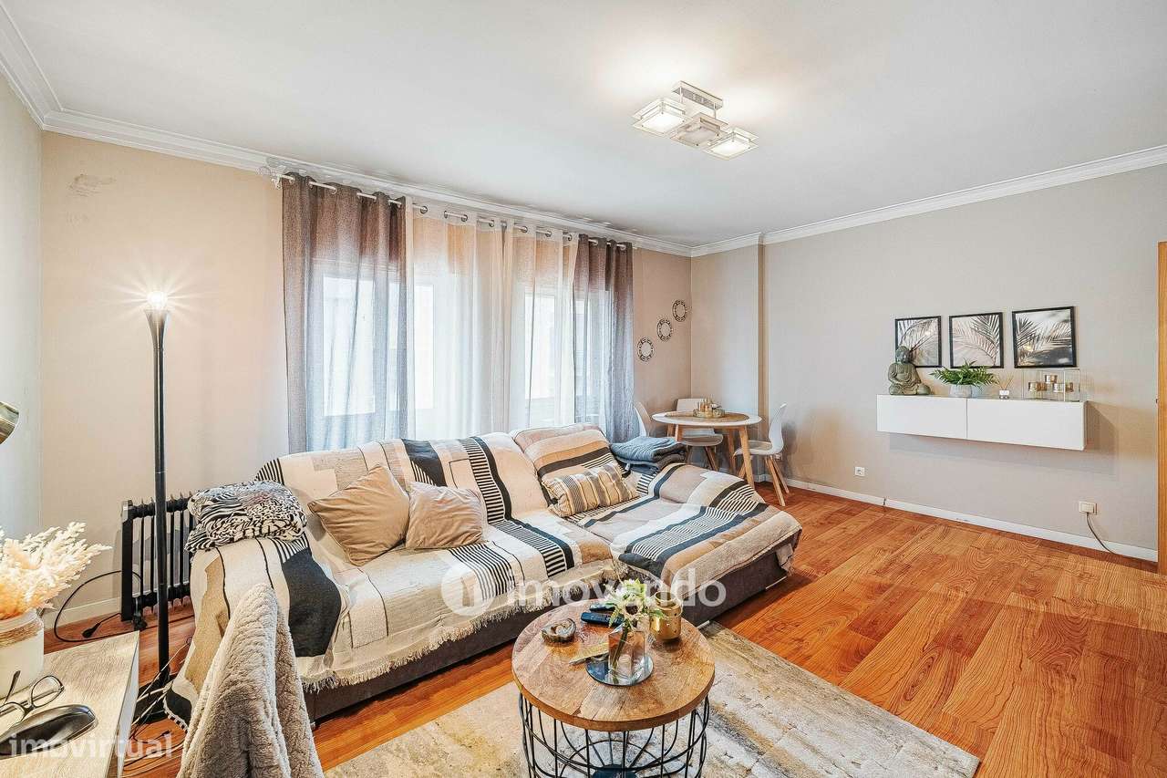 Apartamento T3 Duplex remodelado, com áreas amplas, em Corroios - Grande imagem: 4/46