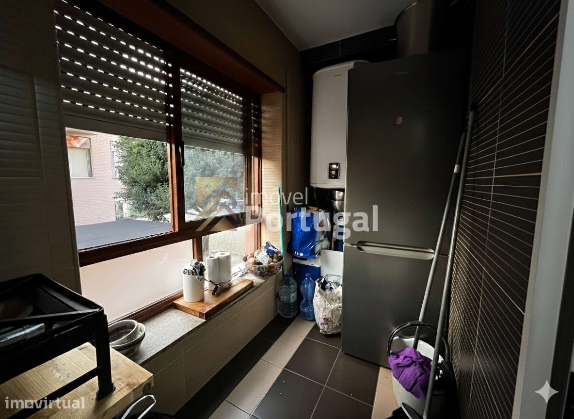 Amplo Ap. T4 Equipado, Prédio com Garagem Box e 2 Elevadores-5