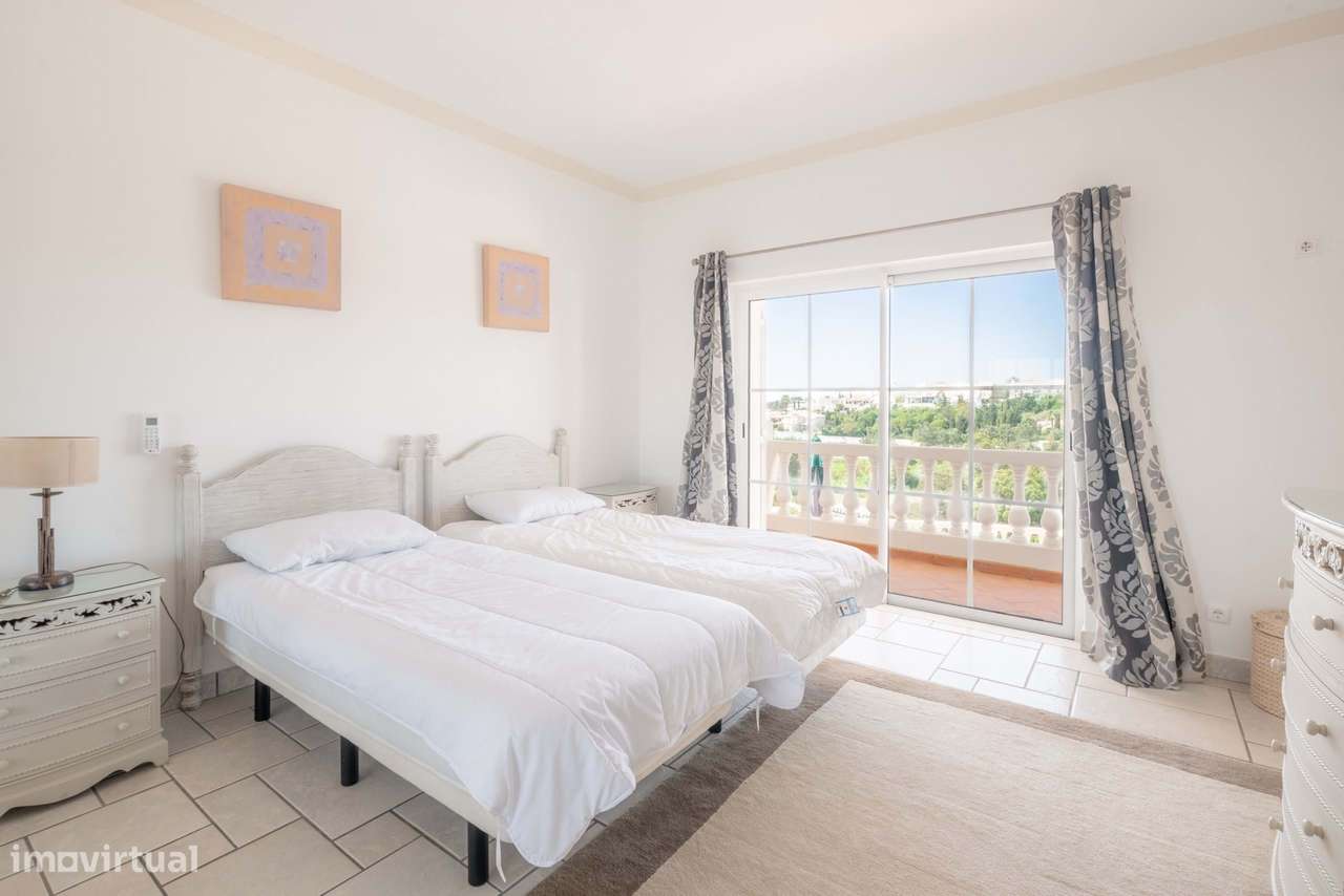 Grande propriedade de golfe com vistas panorâmicas-20