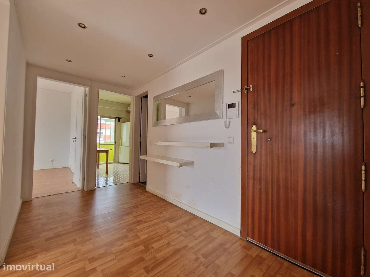 Apartamento T2 em Carnaxide - Centro de Carnaxide-21