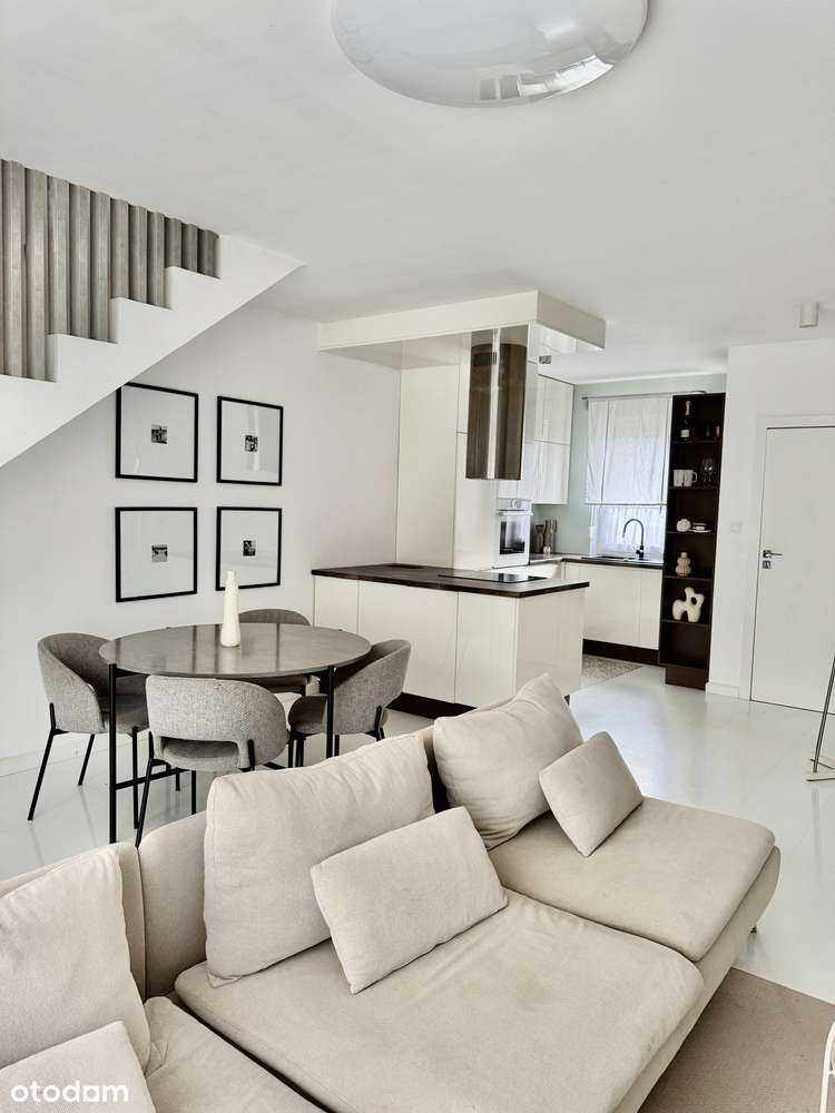 Dom wolny do objęcia od zaraz. Pełna własność gruntu-1