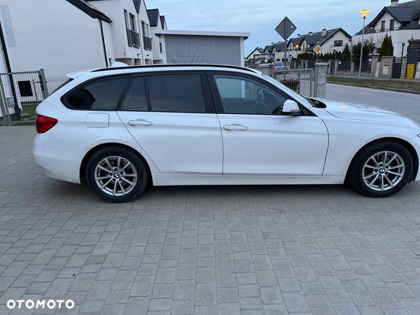 BMW Seria 3 320d Touring - 4