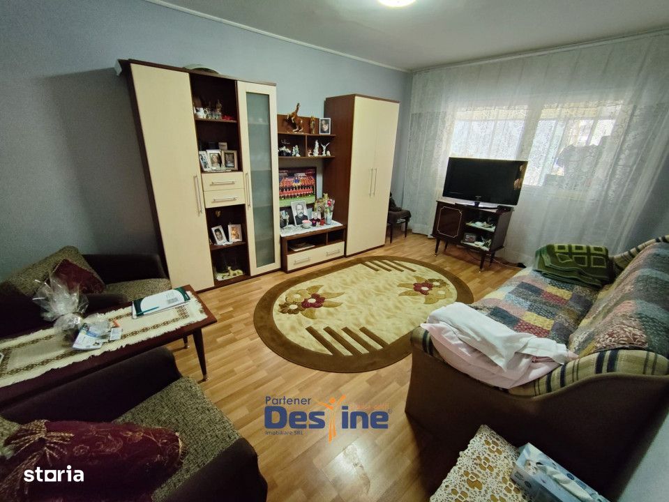 Apartament 3 camere decomandate 64 mp 2 bai PARTER, cartier Dacia.
