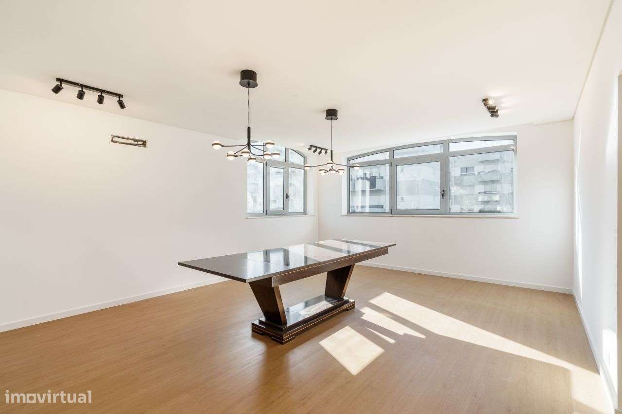 Moradia T5 Remodelada - Condomínio da Fonte Seca-25