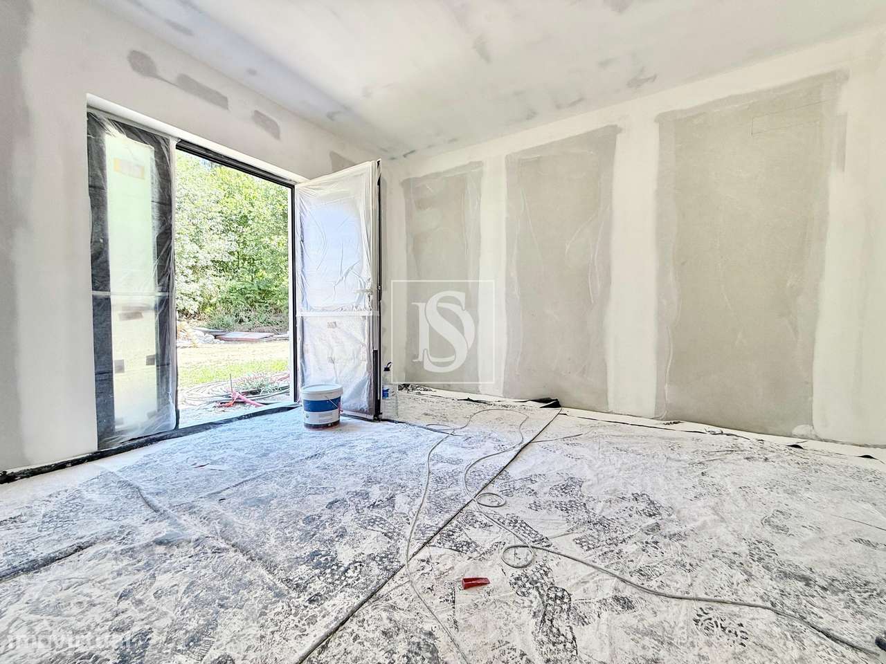 Moradia Bifamiliar Totalmente Remodelada em Subportela – Viana do Cast - Grande imagem: 4/45