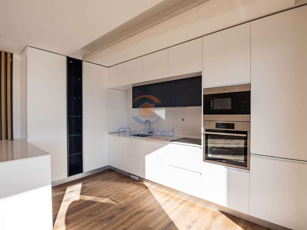 Apartamentos T2 NOVOS c/ 2 Varandas e BOX | Santo António dos Caval... - Grande imagem: 2/21