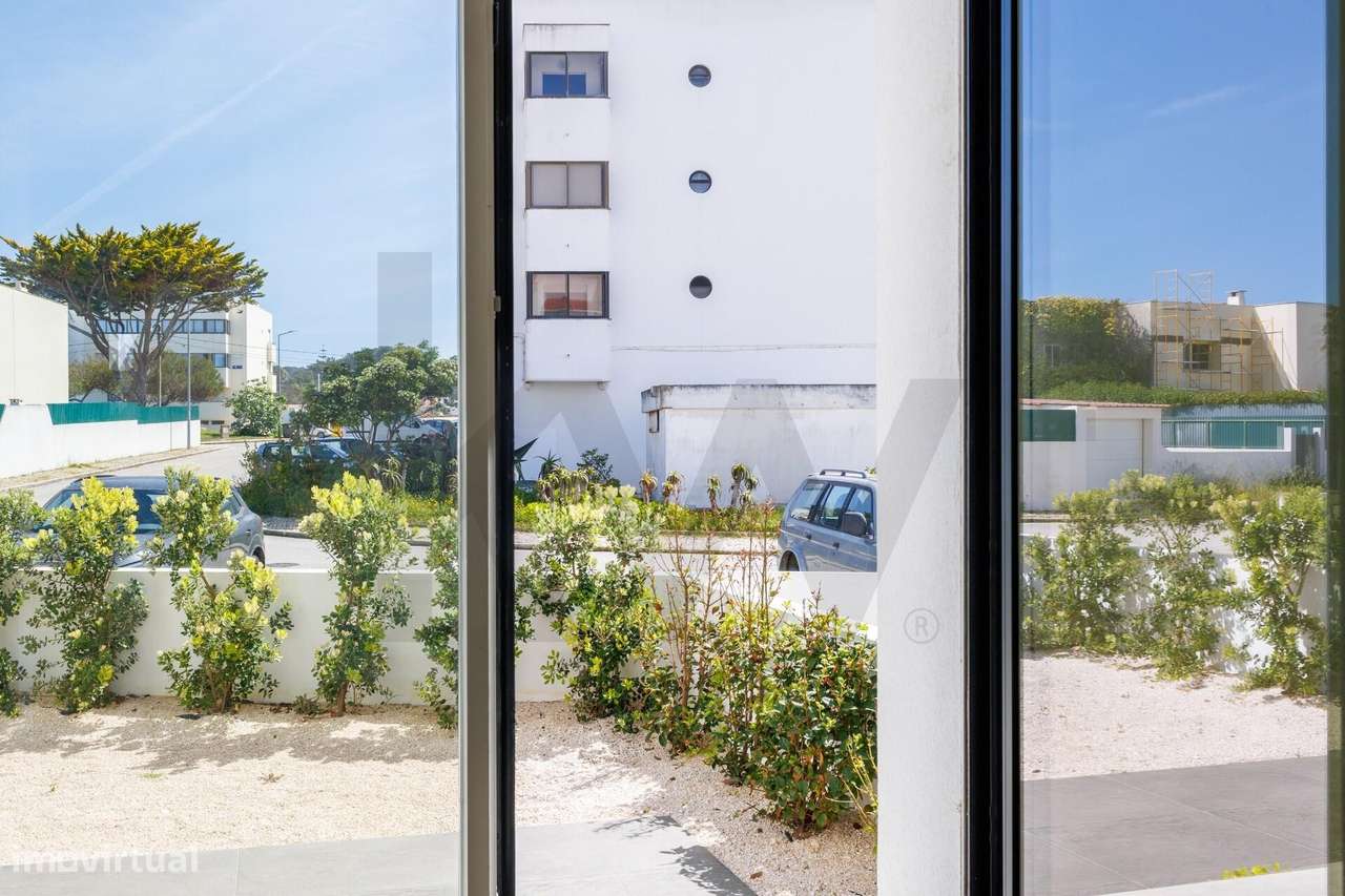 Entre serra e mar | Duplex T4 com terraços | Praia das Maçãs-24