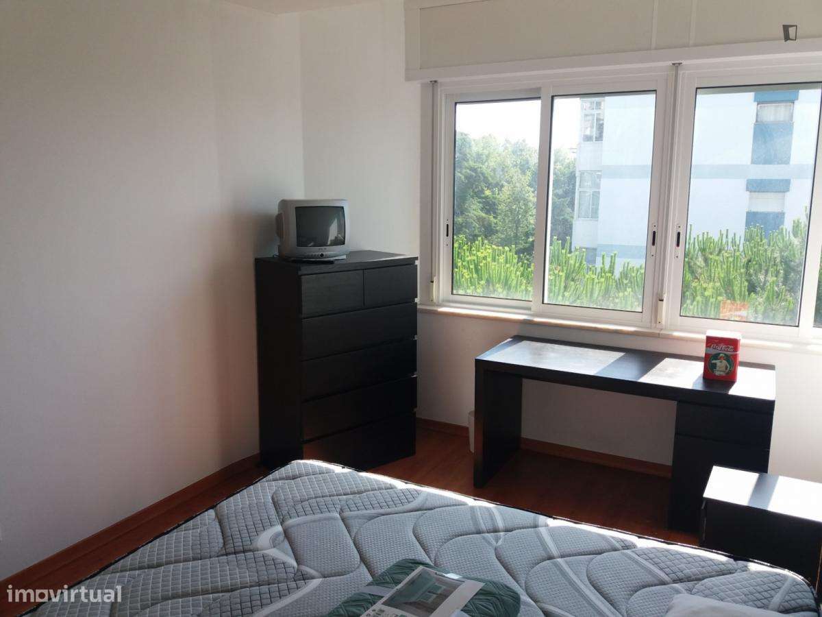 Quarto - localizado em Amadora Lisbon - Grande imagem: 4/10