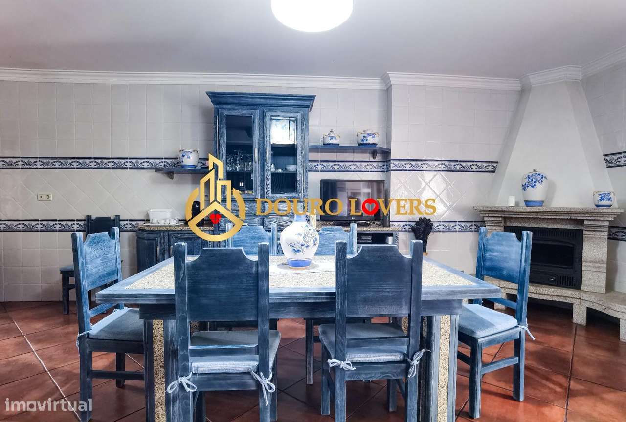 Moradia T4 com Piscina e Jardim em Ferreira - Paços de Ferreira-13