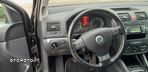 Volkswagen Golf - 23