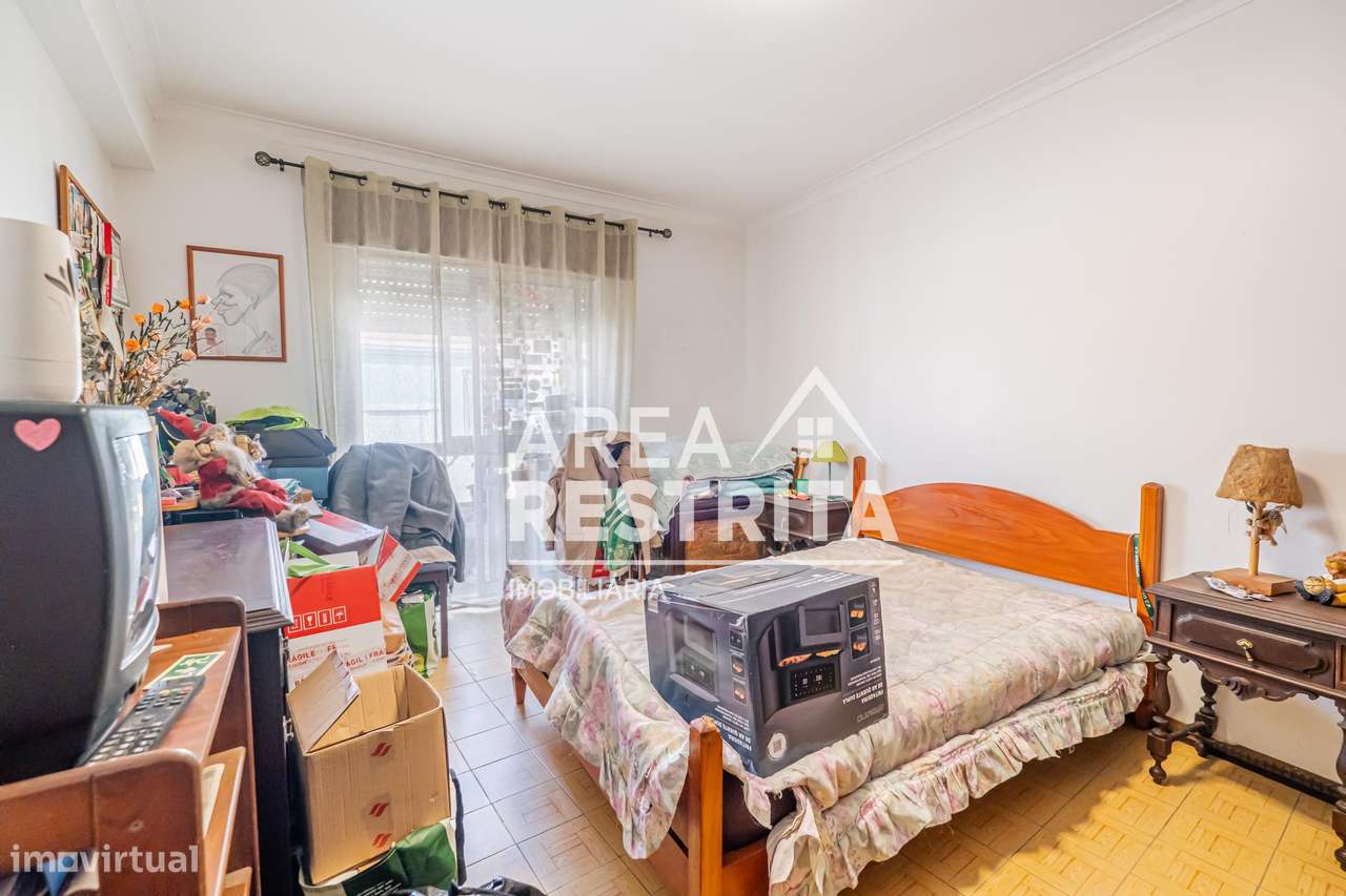 Apartamento T2 na Baixa da Banheira - junto à estação de comboio-8