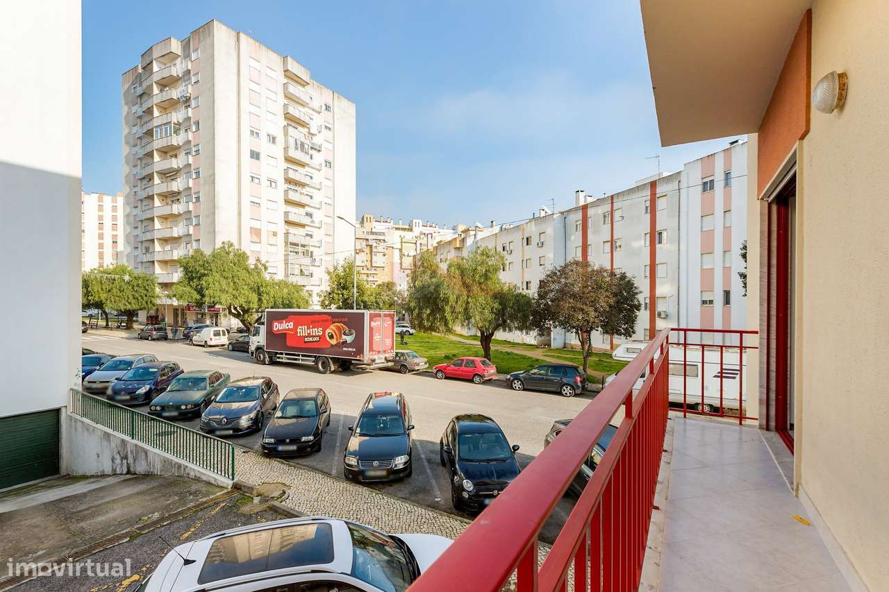 **Apartamento T3 em Venda no Carregado - Oportunidade Imperdível! **-10