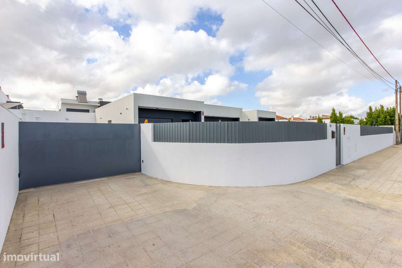 Moradia Térrea de Luxo com Piscina - Qtª Marquesa - Palmela-32