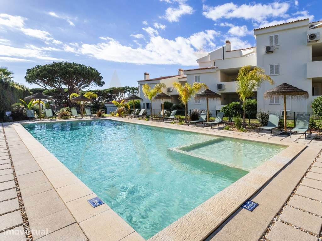 Apartamento T2 com terraço e piscina em Vale do Lobo-24