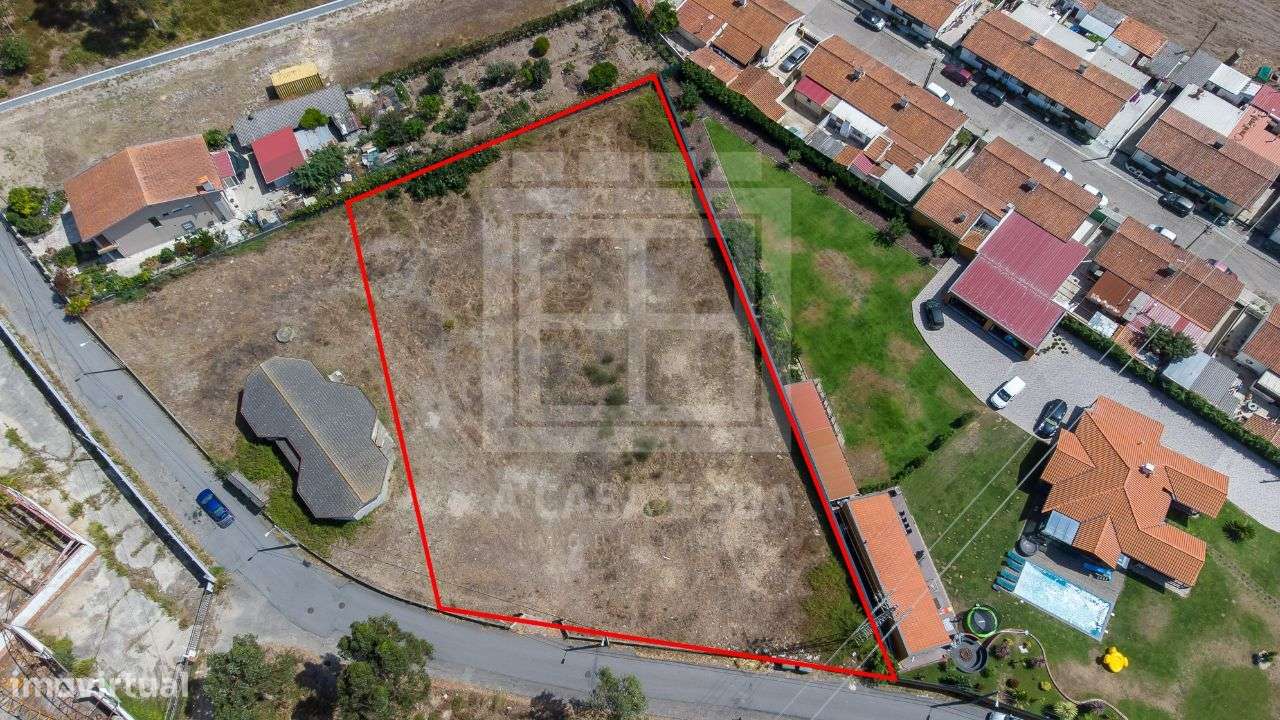 Terreno com 2.900 m2 e viabilidade de construção em São João de Ovar - Grande imagem: 2/10