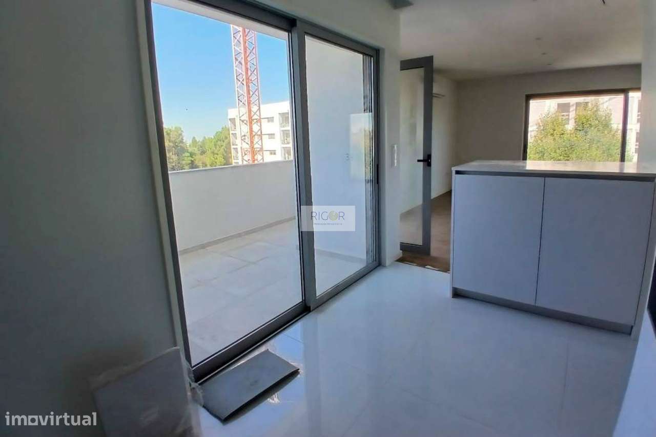 Apartamento T3 novo com varanda à Santa Rita, pronto a habitar-7