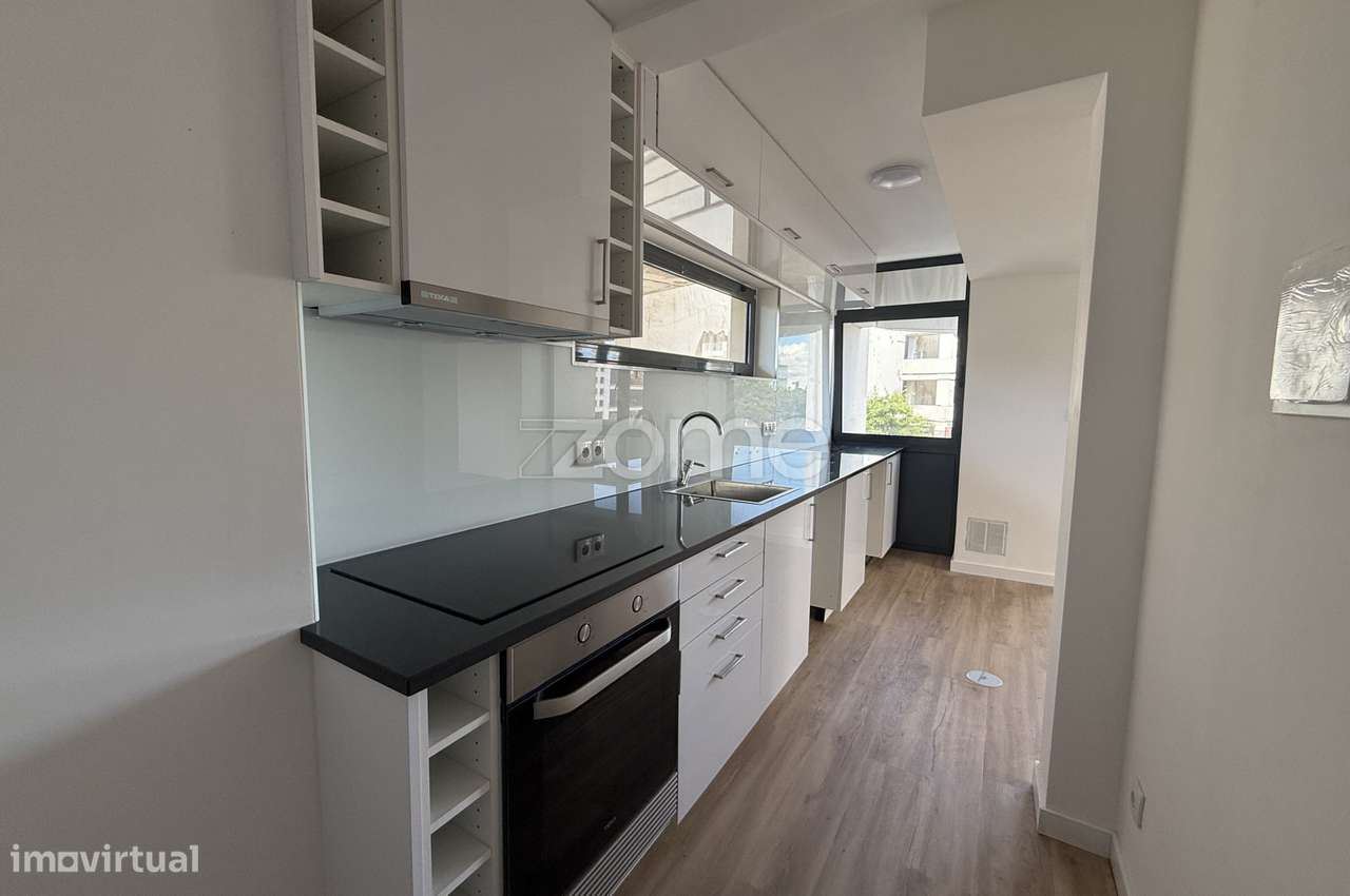Apartamento T2 renovado no Paim.-11