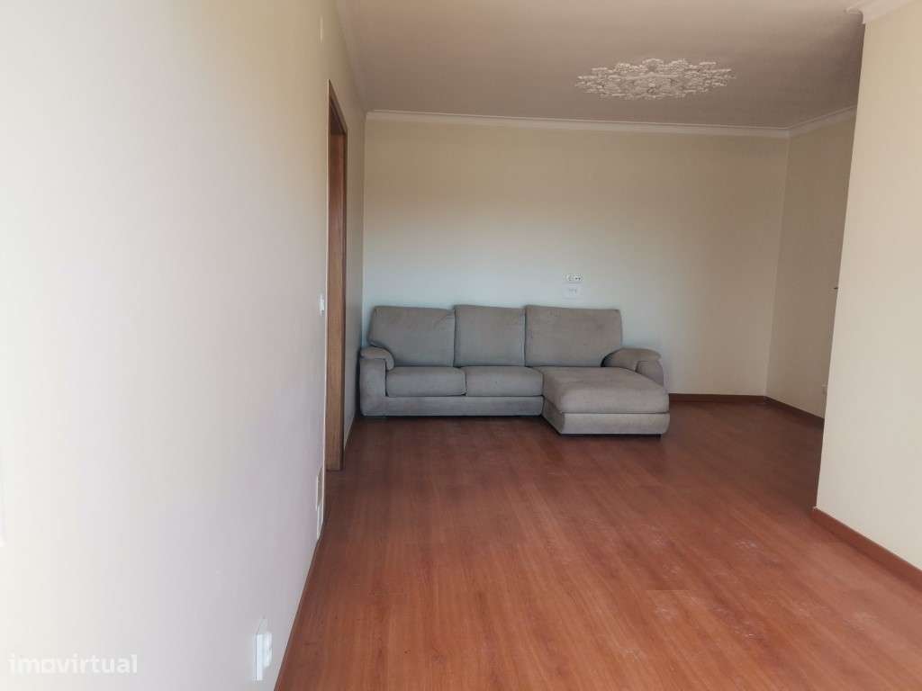 APARTAMENTO T2 NO PENDÃO, QUELUZ - Grande imagem: 2/15