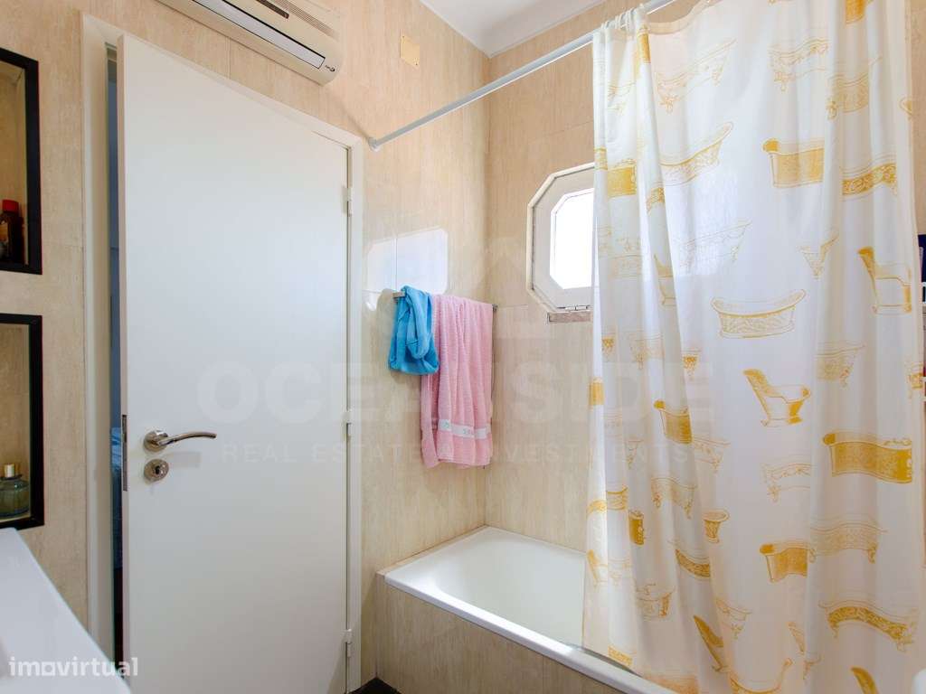 Moradia T6+1 renovada em Benavente-42