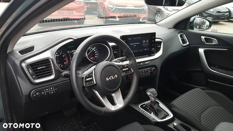 Kia Ceed - 12