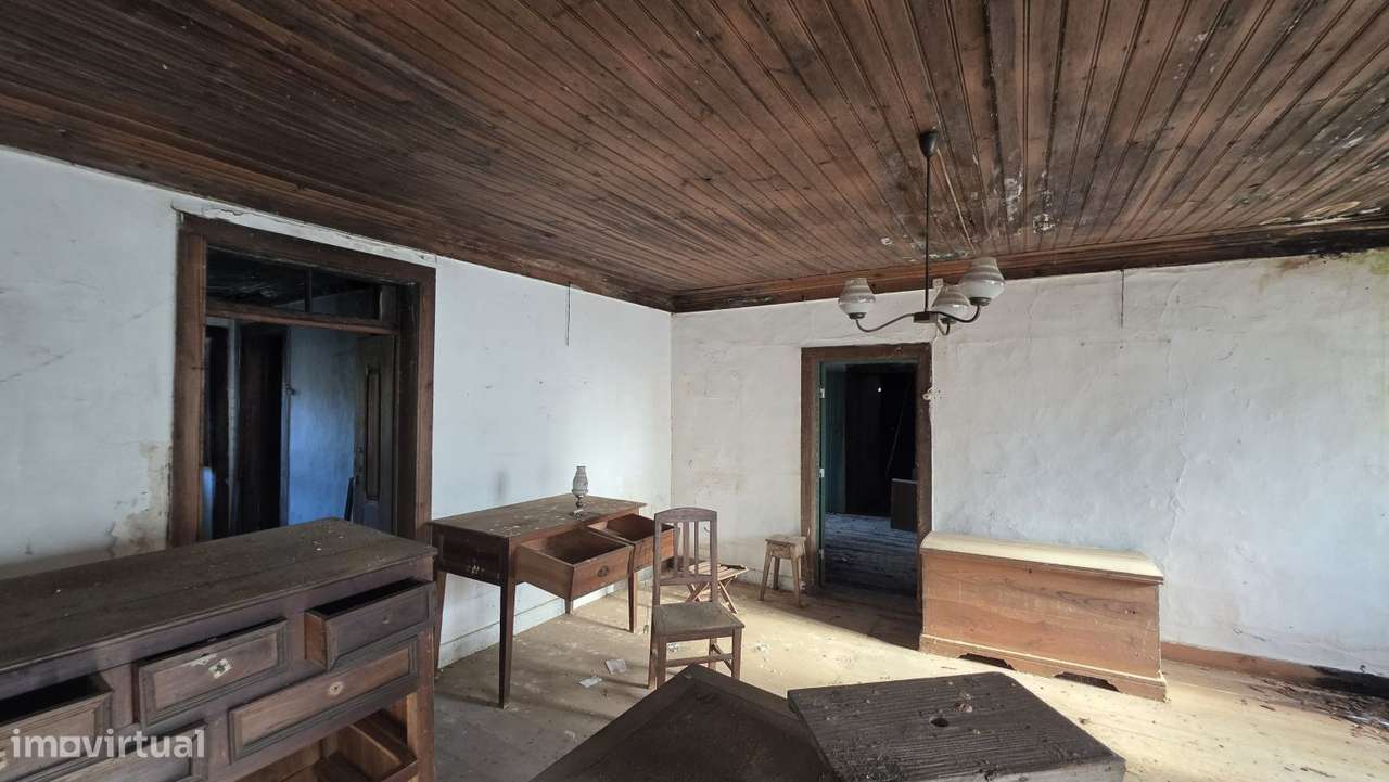 Moradia para restaurar, com terreno, perto de Ferreira do Zêzere-19