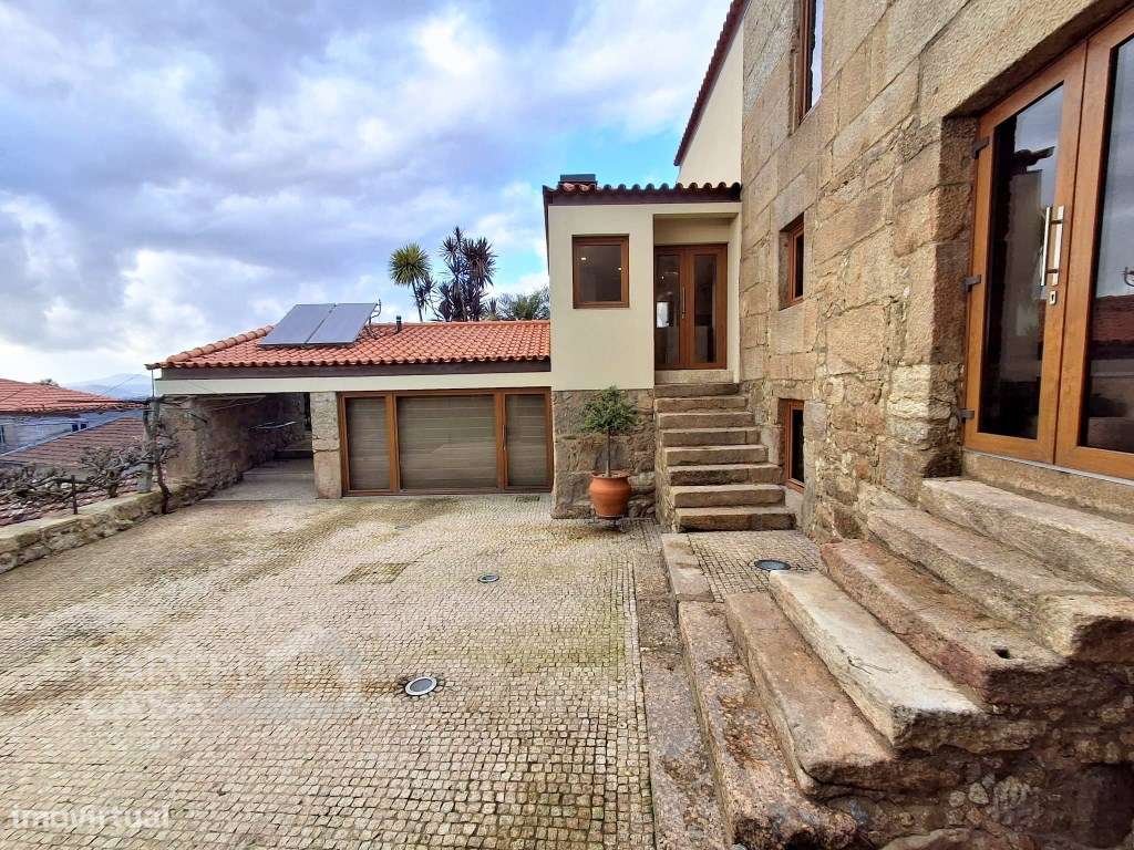 Moradia T4 em pedra, com piscina em Airó - Barcelos-15