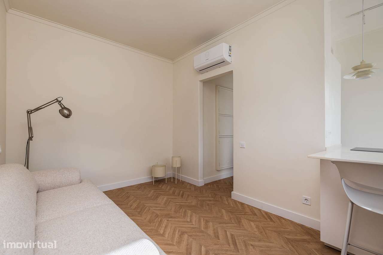 Apartamento t2 à venda na Rua Correia Teles, 84-11