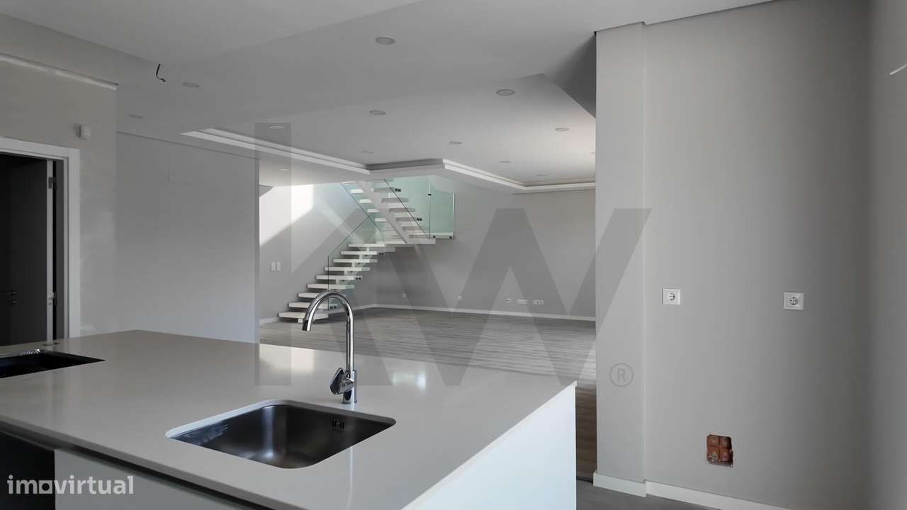 Moradia isolada T4 com piscina e garagem, em fase final de construção - Grande imagem: 4/49