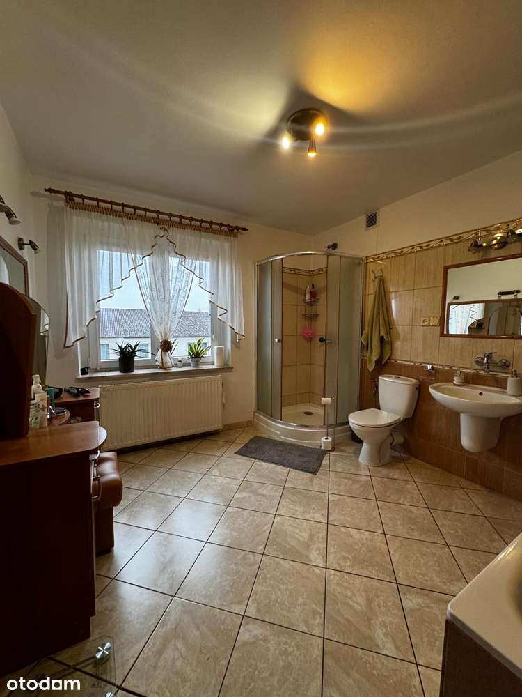 Na sprzedaż funkcjonalny dom w dobrej lokalizacji!!-15