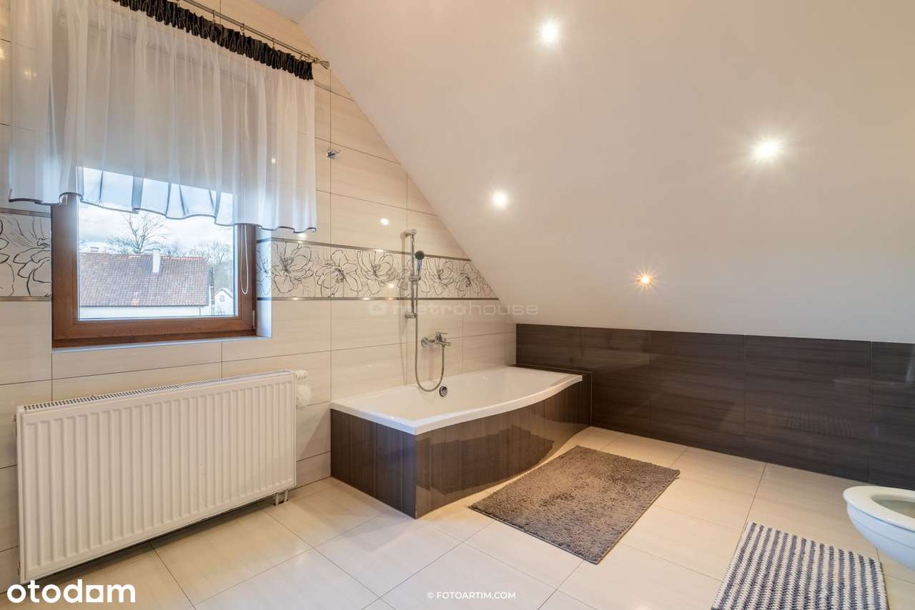 Komfortowy dom położony na obrzeżach miasta.-11