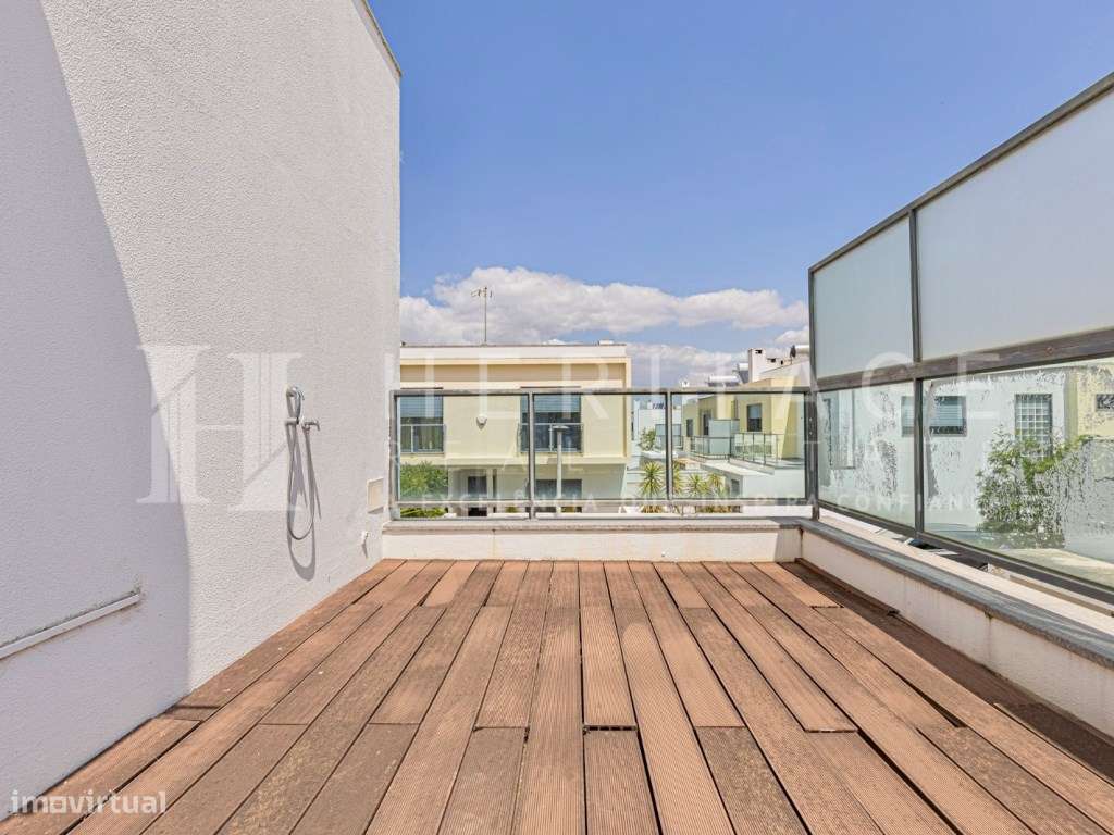 Moradia Isolada T4 com Garagem e Espaço Exterior em Santo António d...-19