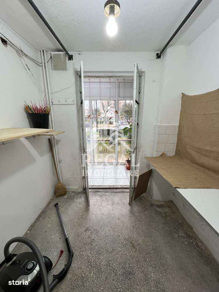 Spațiu comercial de vânzare – 47 mp utili, vitrină generoasă-7
