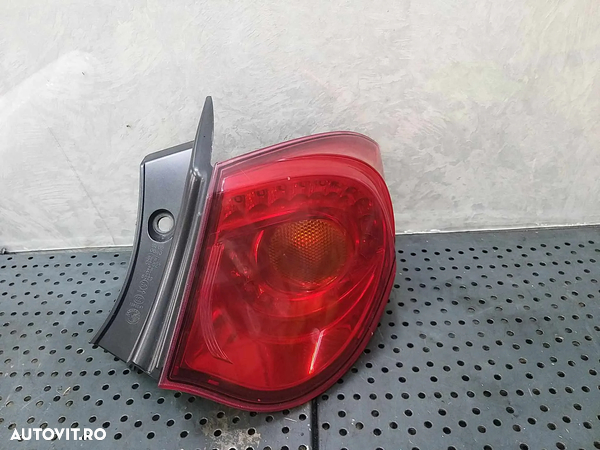 Stop tripla lampa dreapta aripa led alfa romeo giulietta 940 0050513612 02041099900010 - 1