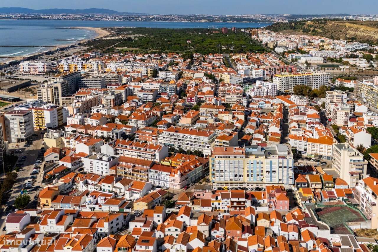 Para venda: Moradia no centro da Costa da Caparica-24