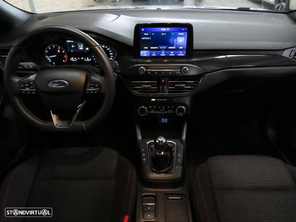 Ford Focus 1.0 EcoBoost ST-Line - 15