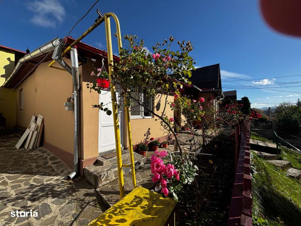 Casa de vacanta sau locuinta permanenta in Busteni - Imagine principală: 2/16