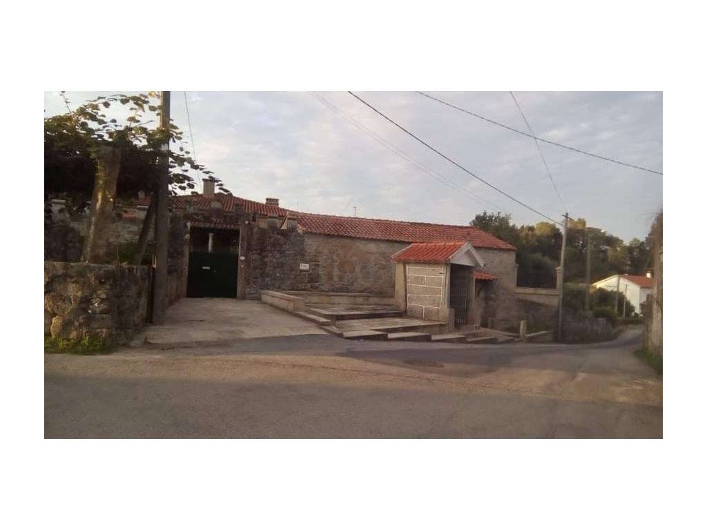 Quinta com 2 hectares, em Santa Comba - Grande imagem: 3/29