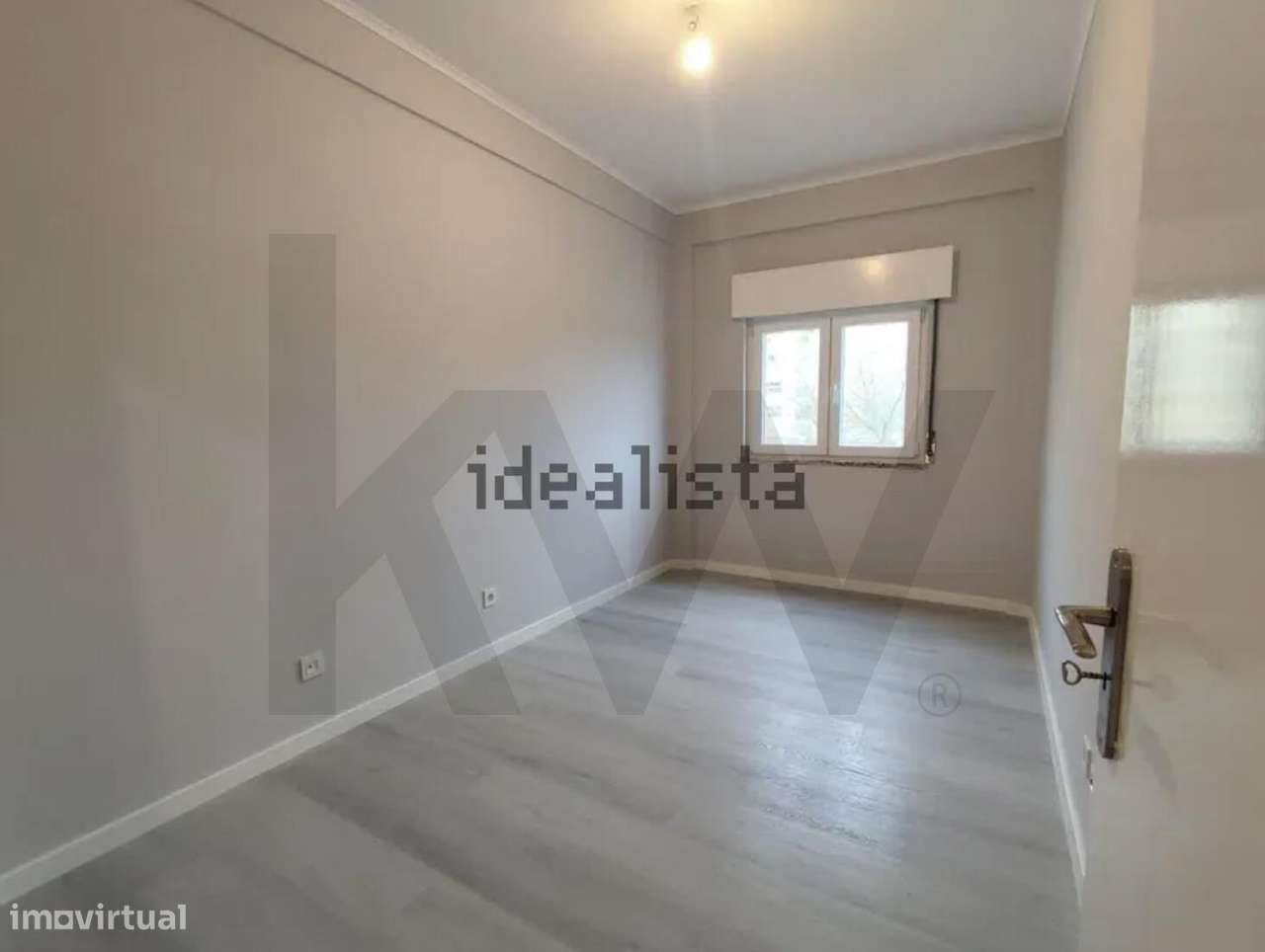 Apartamento T3 à venda no centro do Laranjeiro-7