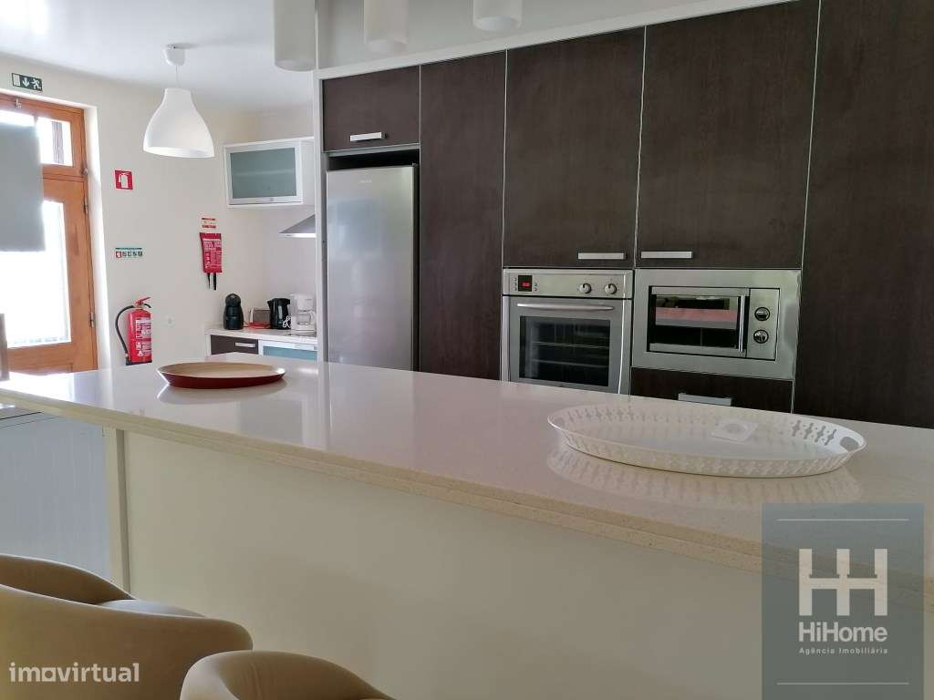 Moradia T5 + Apartamento T2 no centro do Porto Santo-7